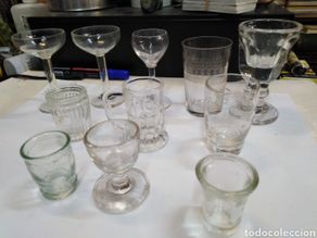 Antigüedades: LOTE DE COPAS ANTIGUAS DE VASOS PEQUEÑOS Y CHUPITOS/CRISTAL/VIDRIO-AÑOS 30/40/50-